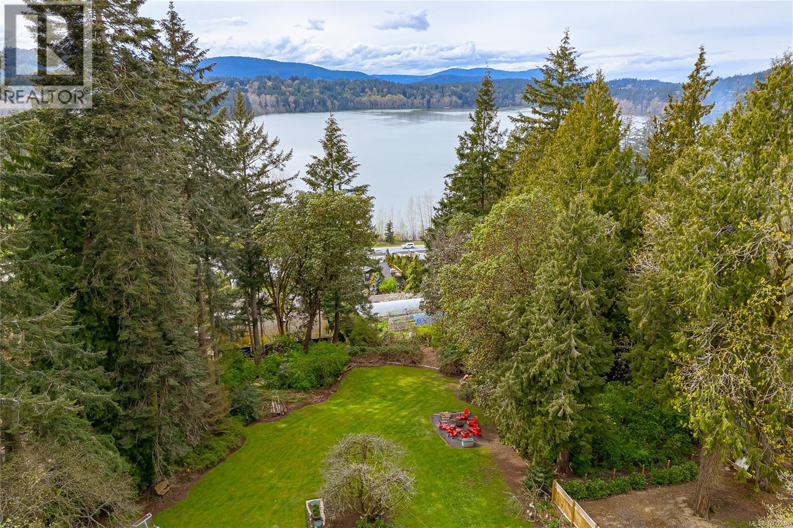Photo 24 of 5182 Santa Clara Ave, Saanich BC