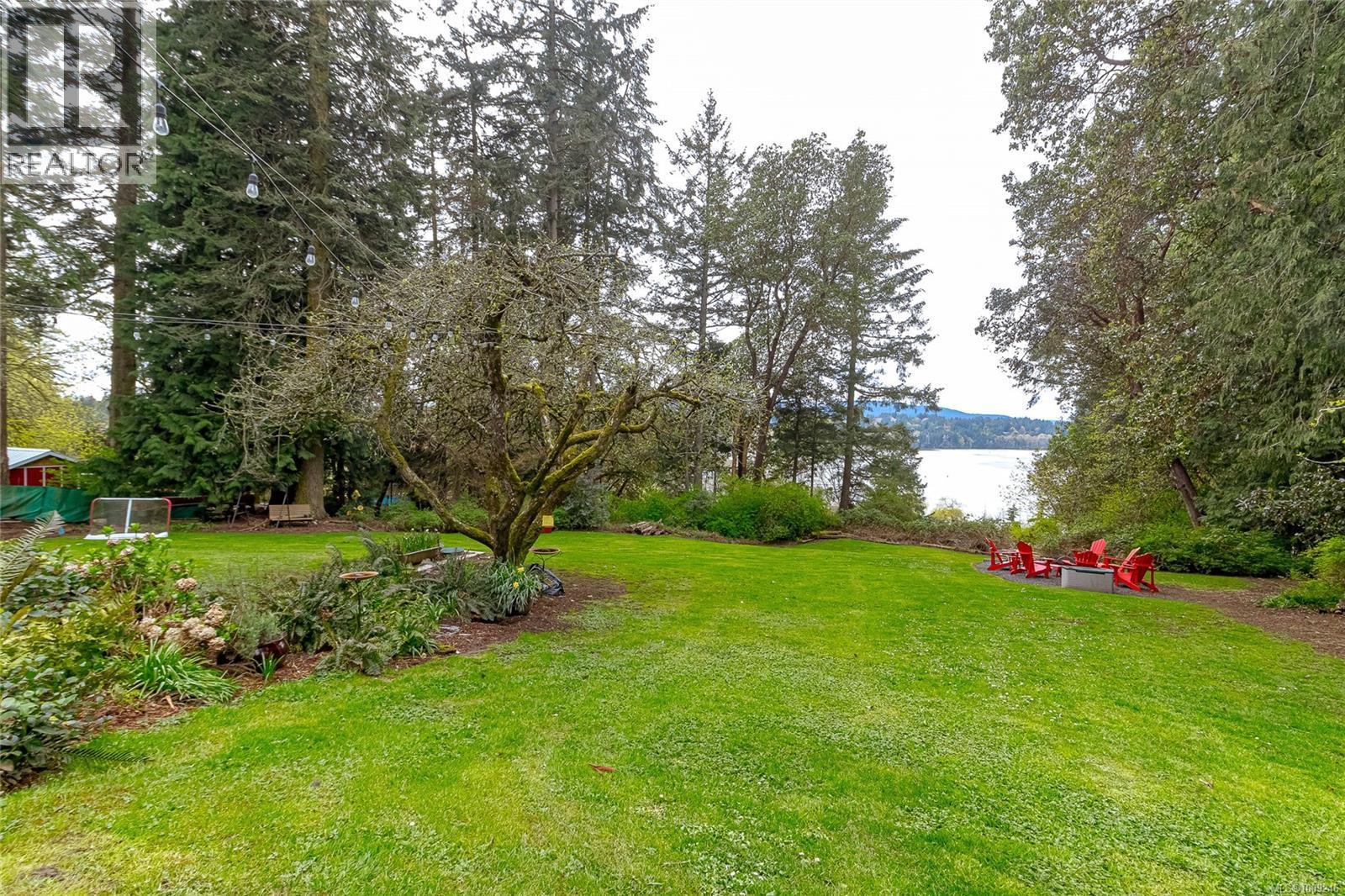 Photo 6 of 5182 Santa Clara Ave, Saanich BC