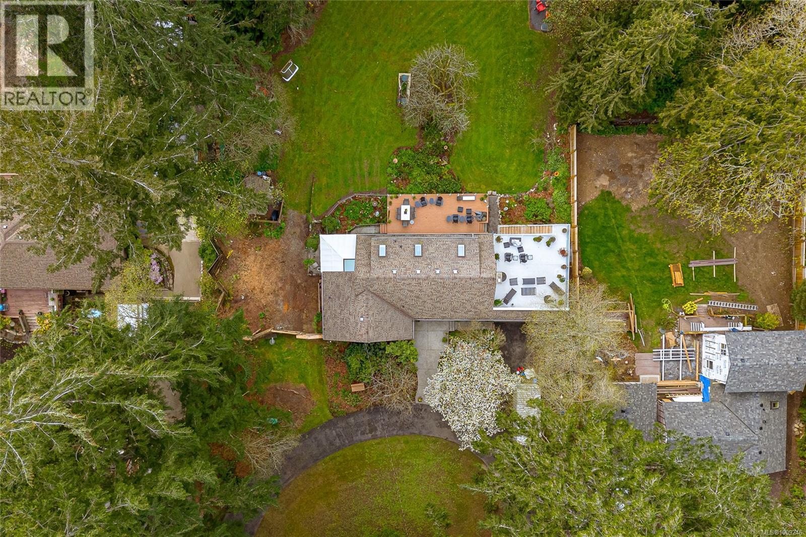 Photo 49 of 5182 Santa Clara Ave, Saanich BC