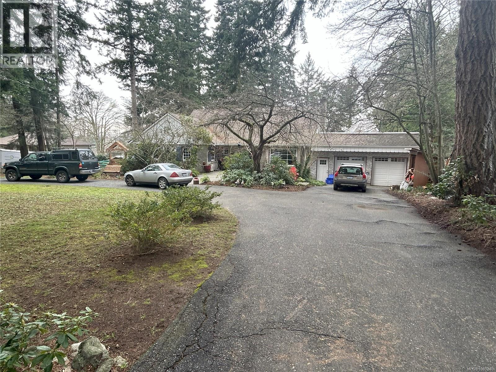 Photo 30 of 5182 Santa Clara Ave, Saanich BC
