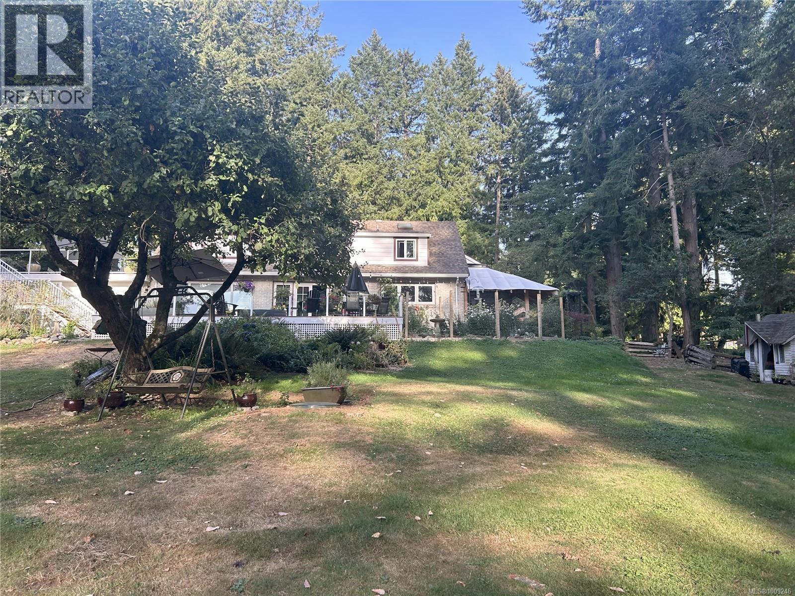 Photo 2 of 5182 Santa Clara Ave, Saanich BC