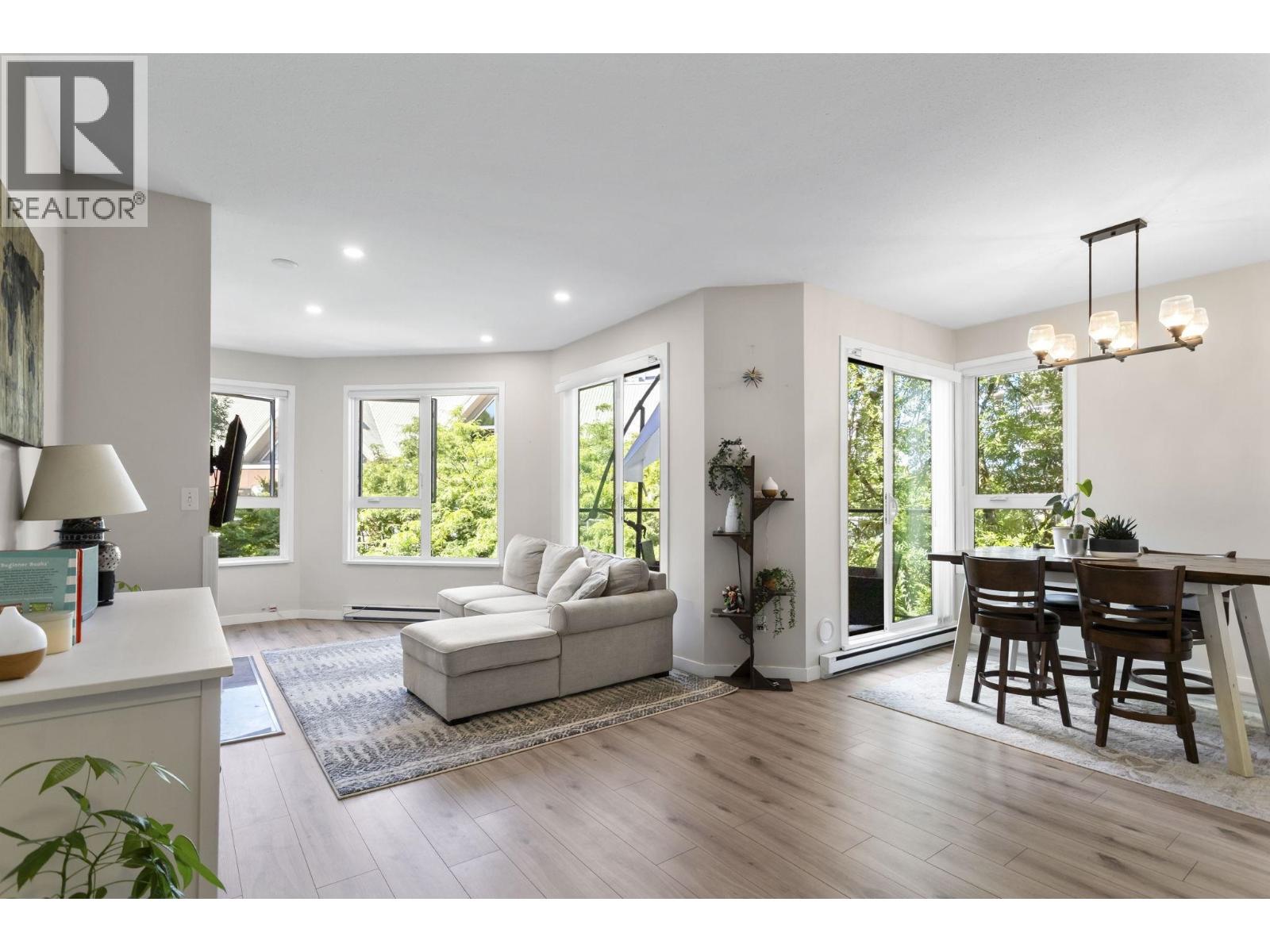 Photo 2 of 426 1150 Quayside Drive, New Westminster BC