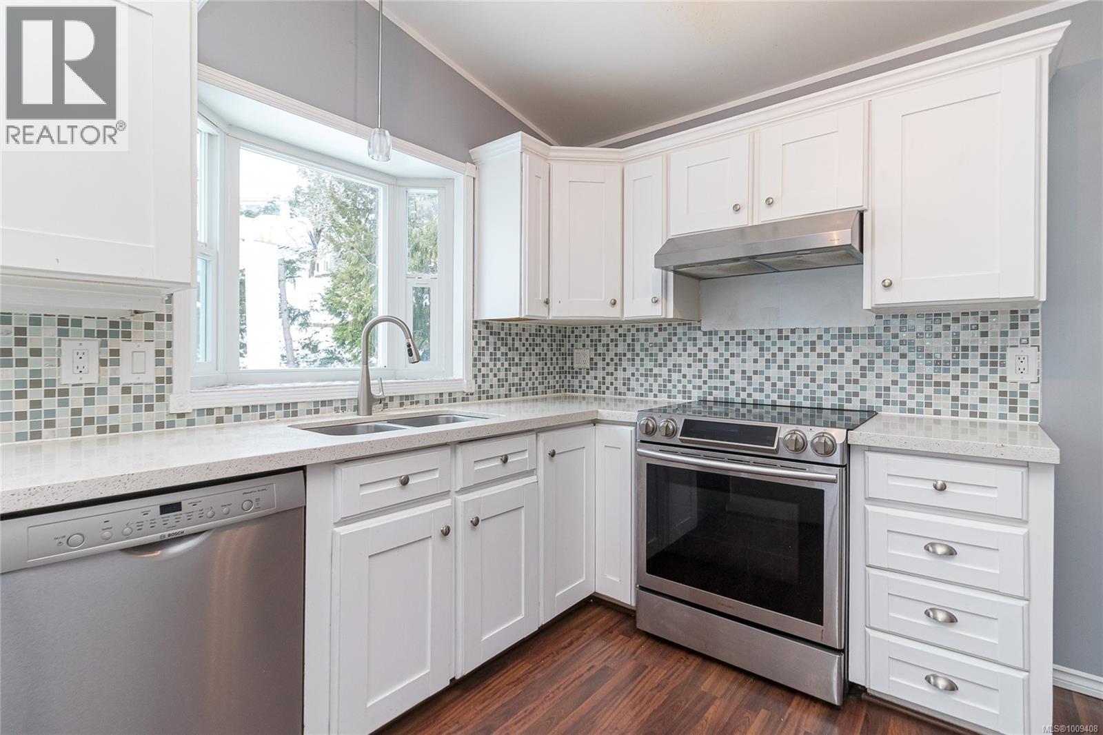 Photo 19 of 711 Bexhill Rd, Colwood BC
