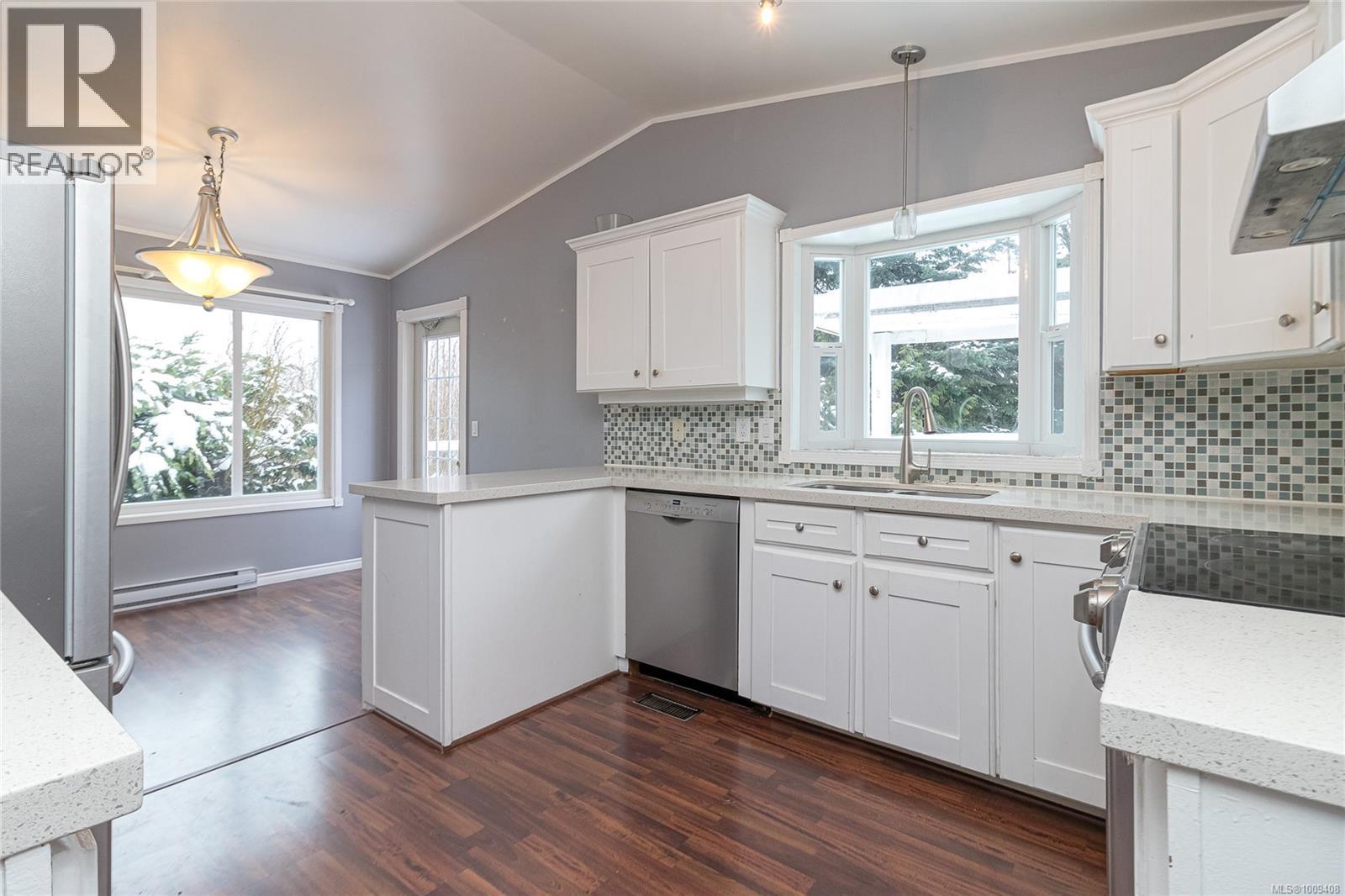 Photo 9 of 711 Bexhill Rd, Colwood BC