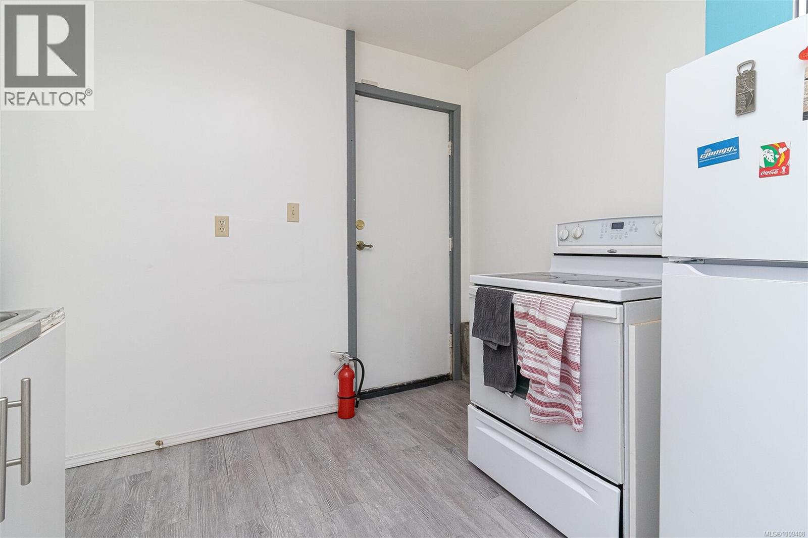 Photo 12 of 711 Bexhill Rd, Colwood BC