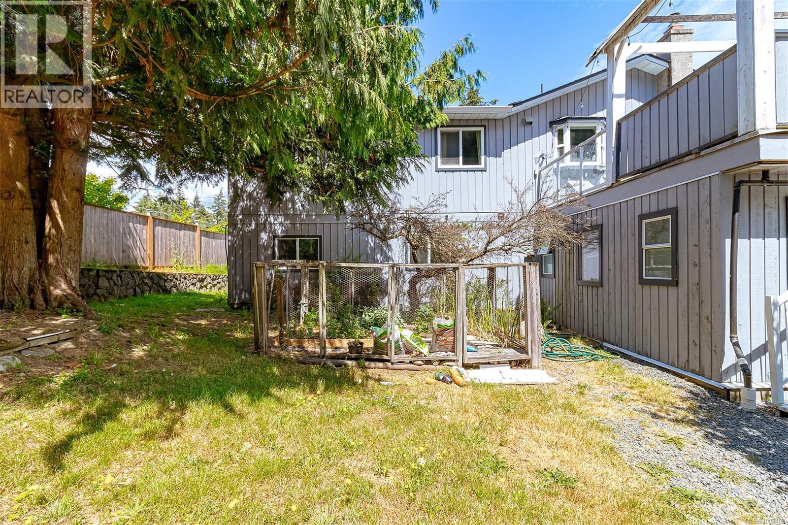 Photo 11 of 711 Bexhill Rd, Colwood BC