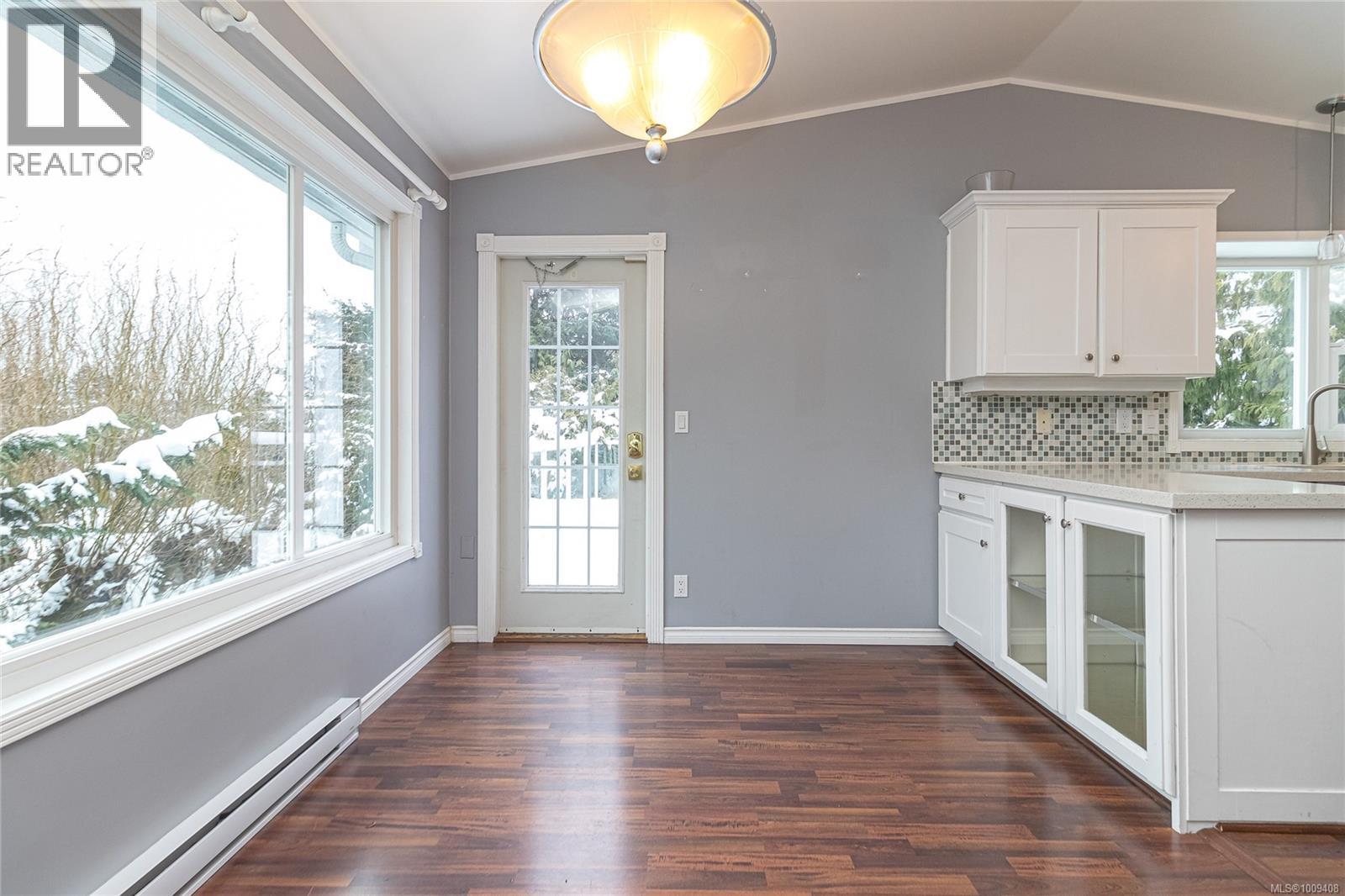 Photo 10 of 711 Bexhill Rd, Colwood BC