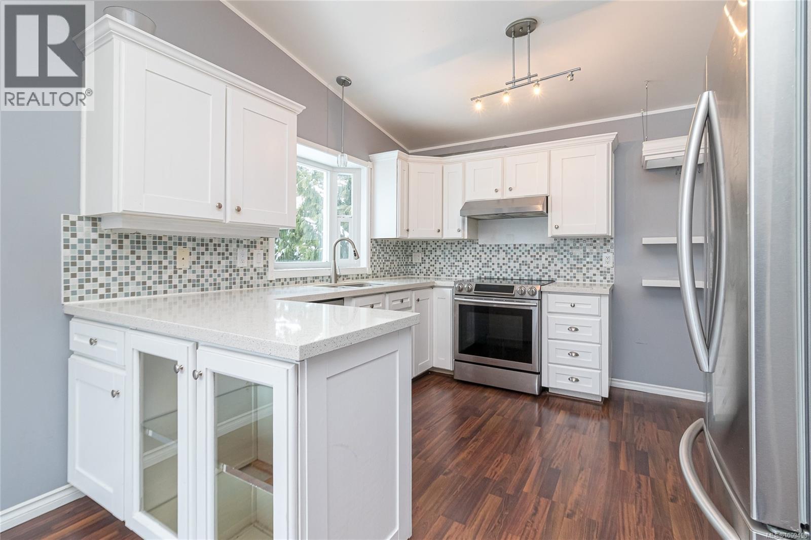 Photo 8 of 711 Bexhill Rd, Colwood BC