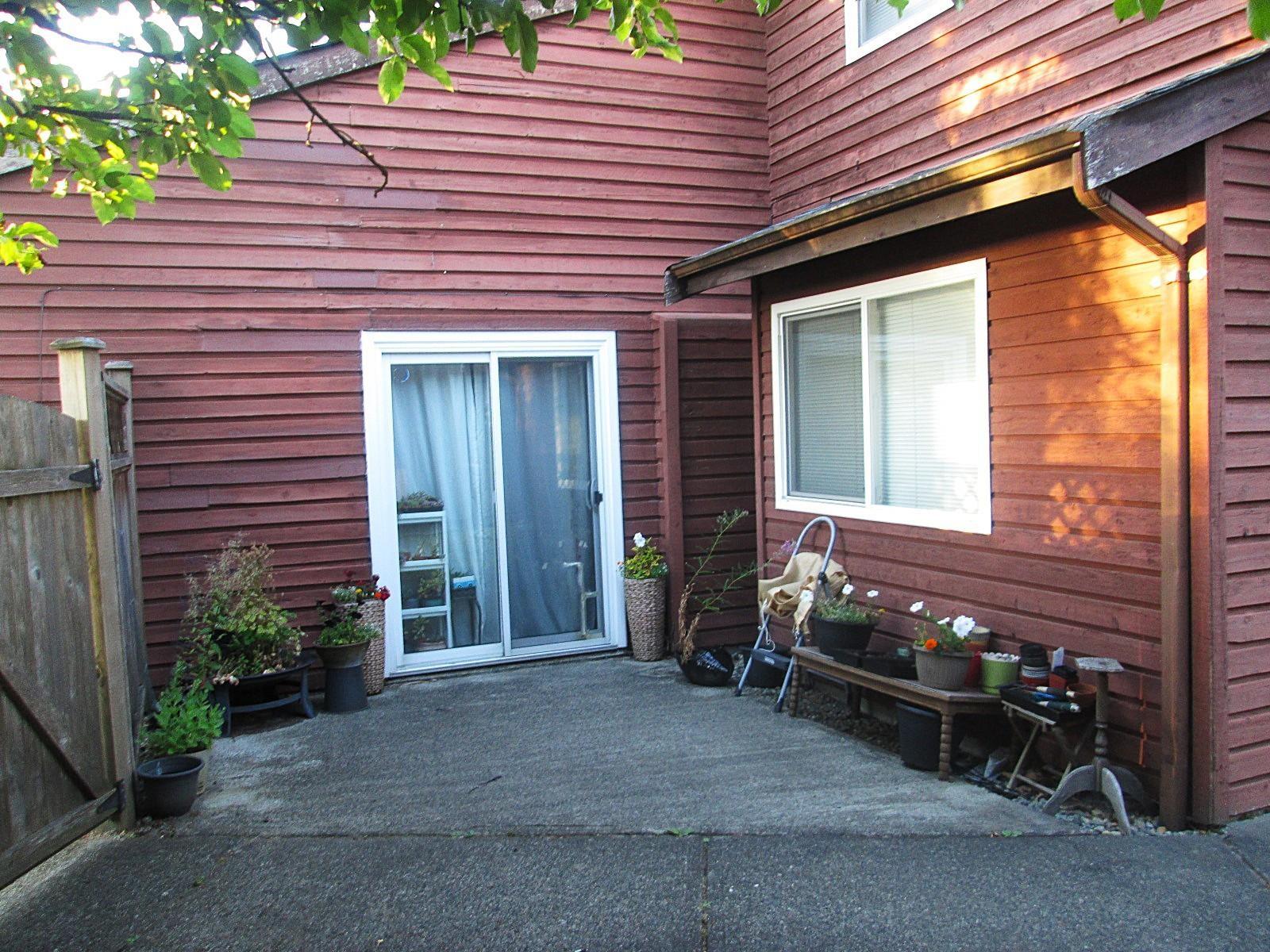 Photo 5 of 7342 128 B Street, Surrey BC