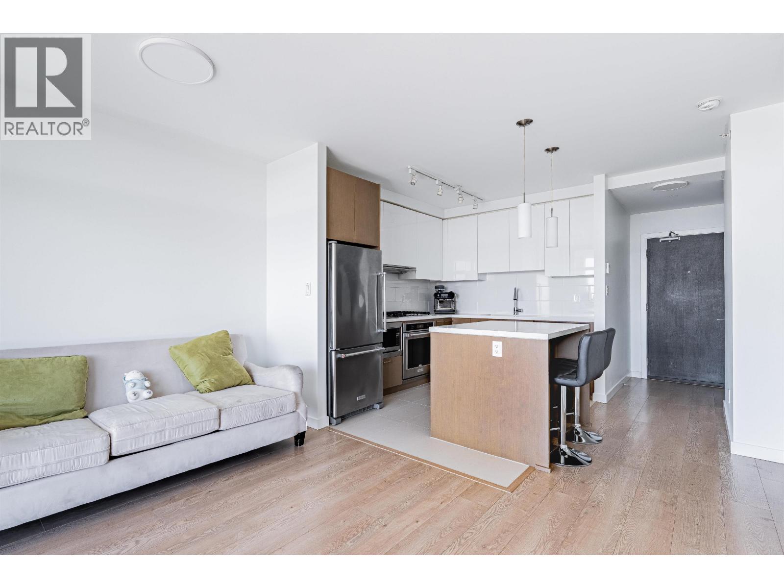 Photo 3 of 3804 3080 Lincoln Avenue, Coquitlam BC