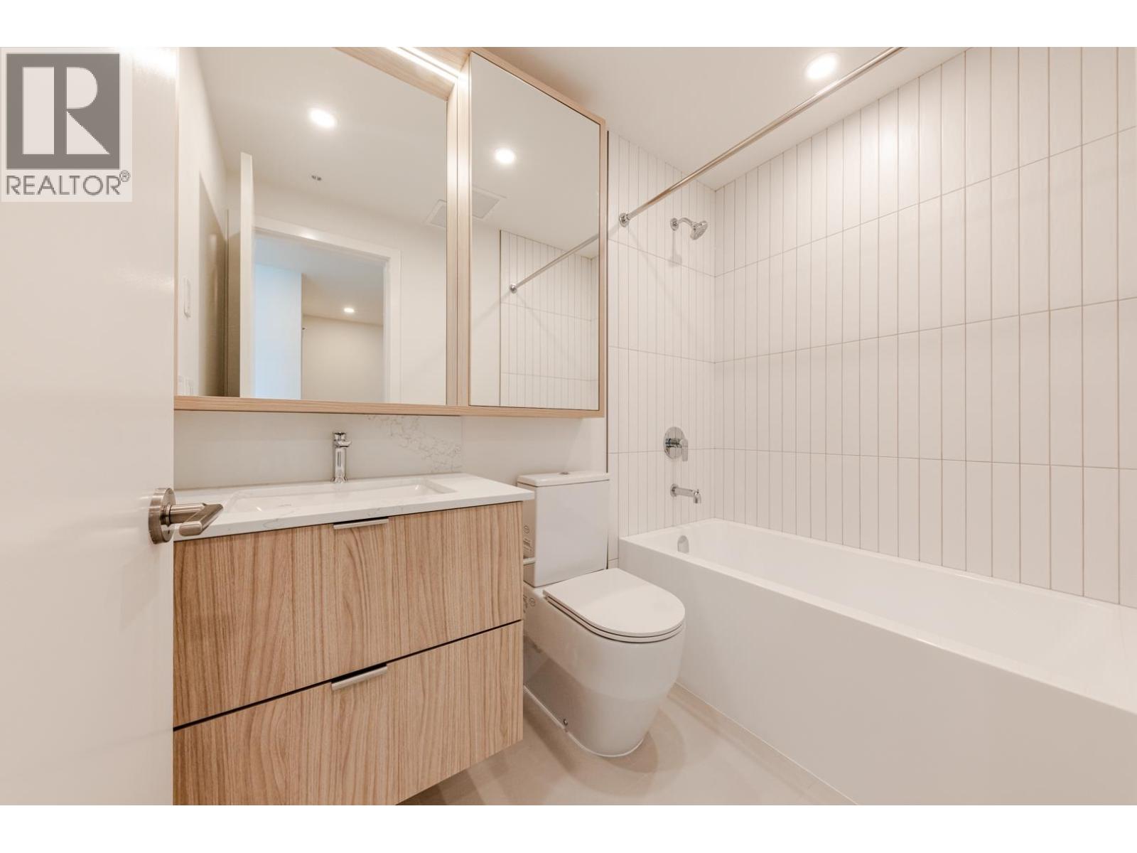 Photo 13 of 2407 537 Cottonwood Avenue, Coquitlam BC