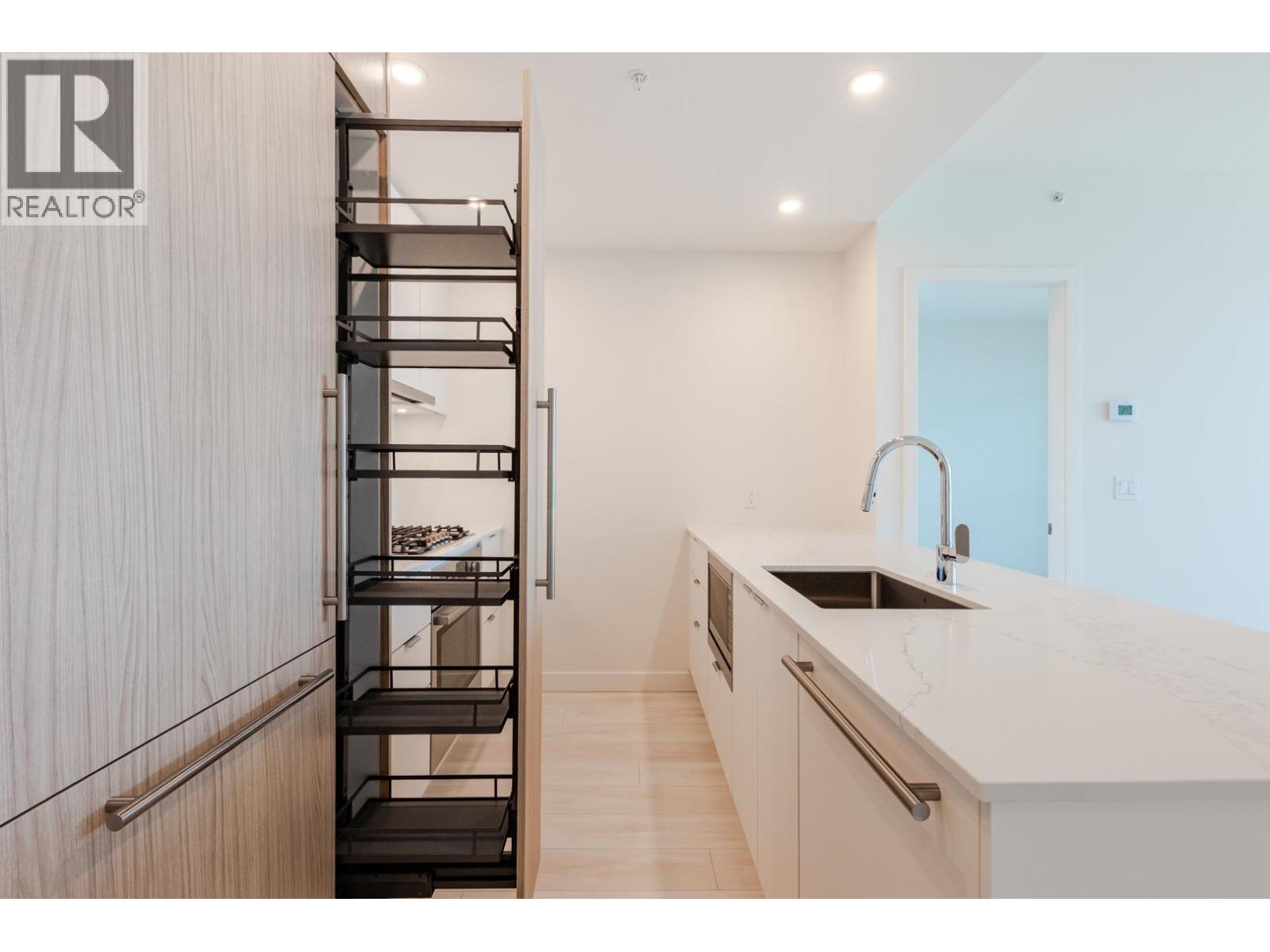 Photo 2 of 2407 537 Cottonwood Avenue, Coquitlam BC