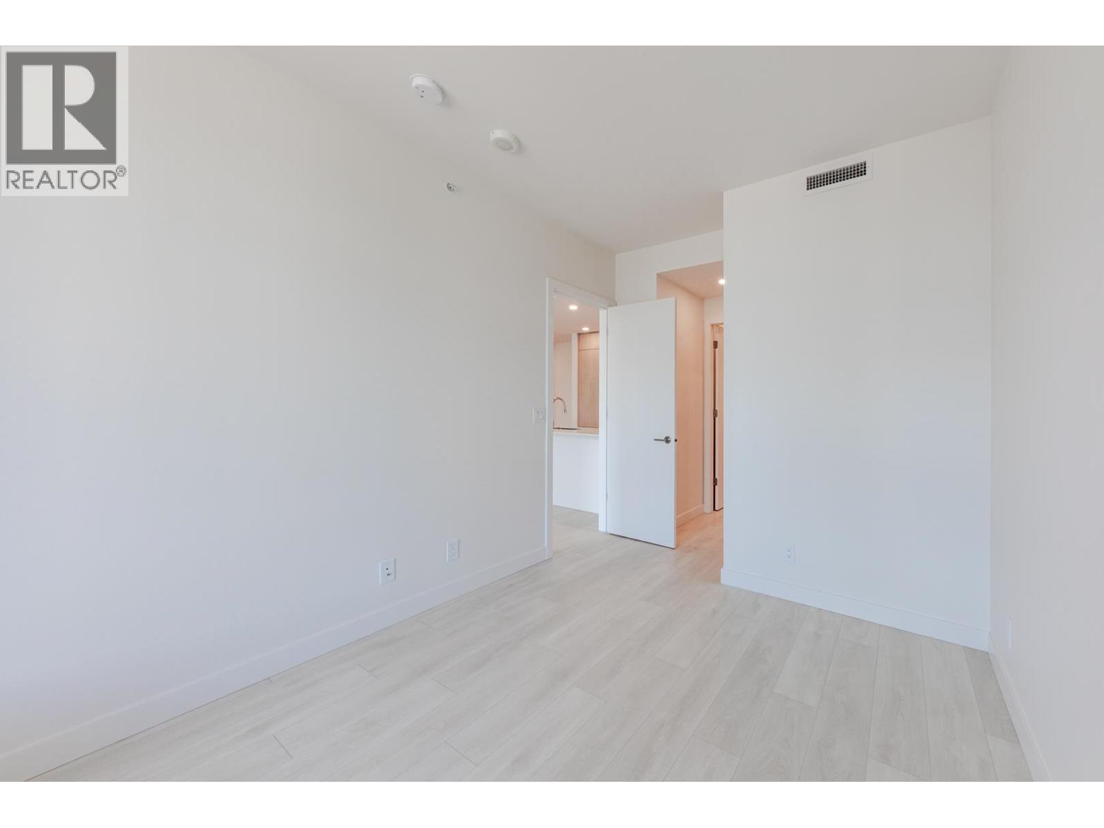 Photo 6 of 2407 537 Cottonwood Avenue, Coquitlam BC