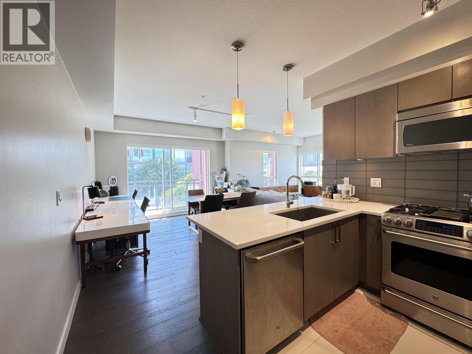 Photo 14 of 206 10033 River Drive, Richmond BC