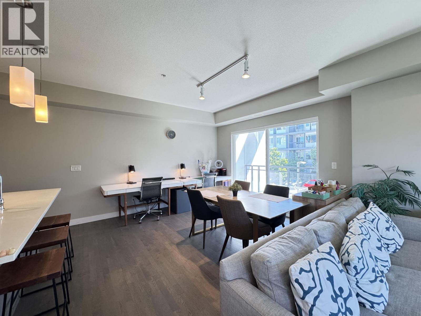 Photo 10 of 206 10033 River Drive, Richmond BC