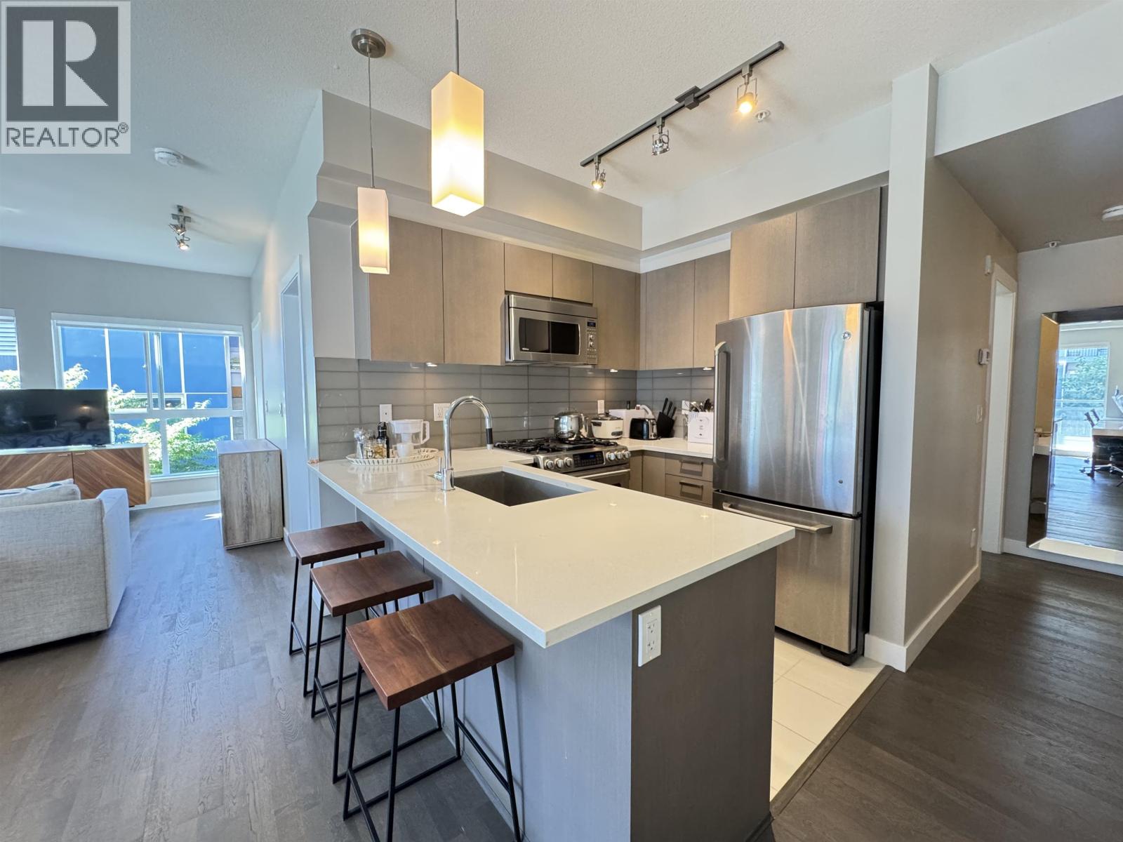 Photo 11 of 206 10033 River Drive, Richmond BC