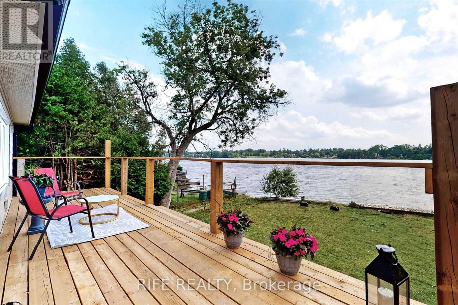 Photo 32 of 41 Connor Drive, Whitchurchstouffville ON