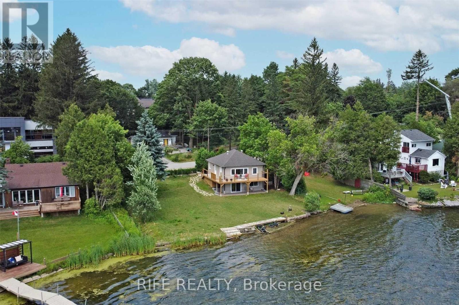 Photo 8 of 41 Connor Drive, Whitchurchstouffville ON