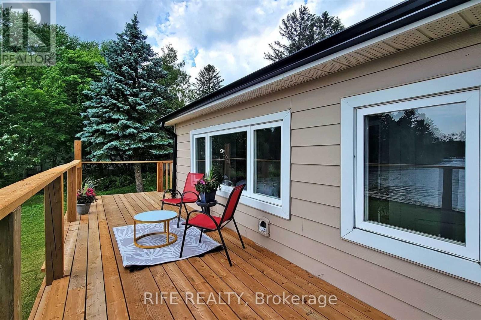 Photo 33 of 41 Connor Drive, Whitchurchstouffville ON