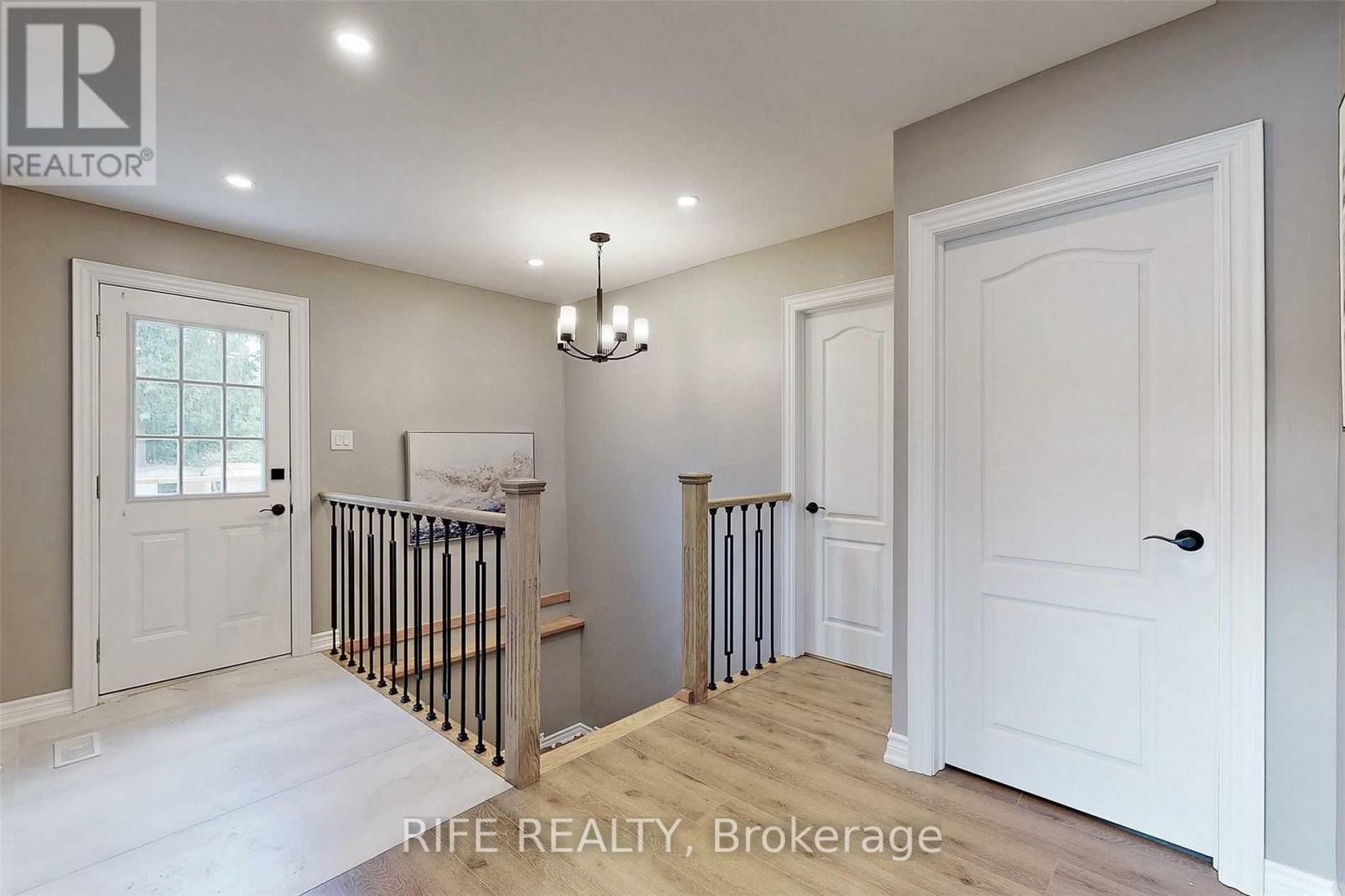 Photo 21 of 41 Connor Drive, Whitchurchstouffville ON