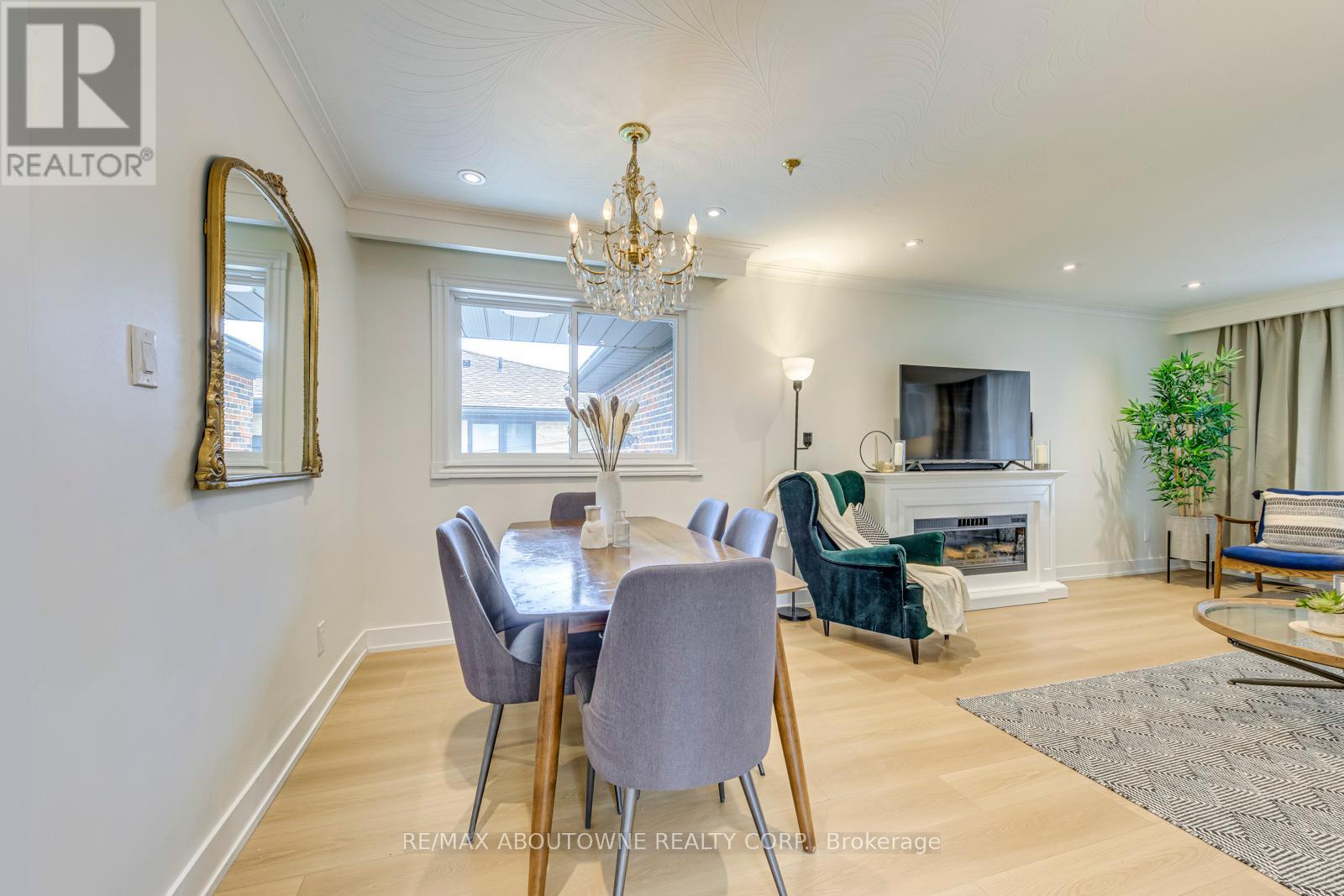 Photo 13 of 7 Ivybridge Drive, Toronto ON