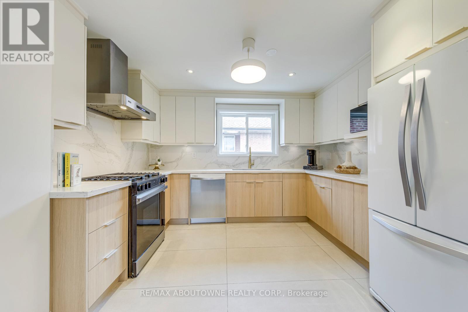Photo 15 of 7 Ivybridge Drive, Toronto ON