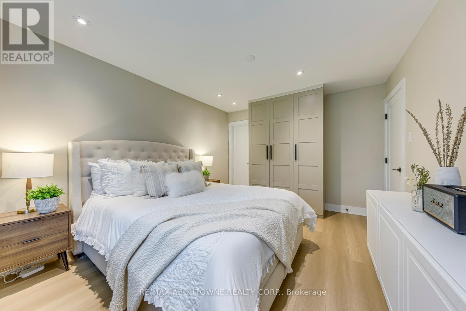 Photo 22 of 7 Ivybridge Drive, Toronto ON