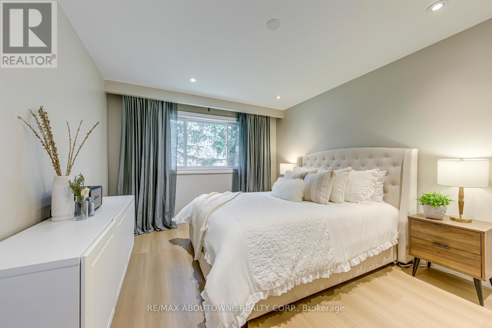 Photo 21 of 7 Ivybridge Drive, Toronto ON
