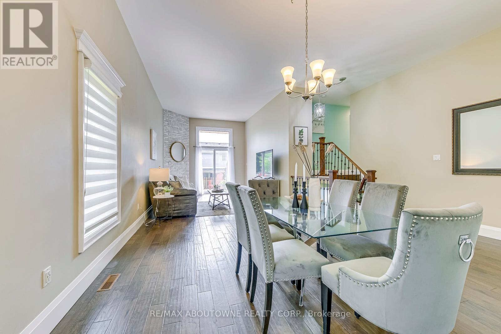 Photo 24 of 2362 Sinclair Circle, Burlington ON