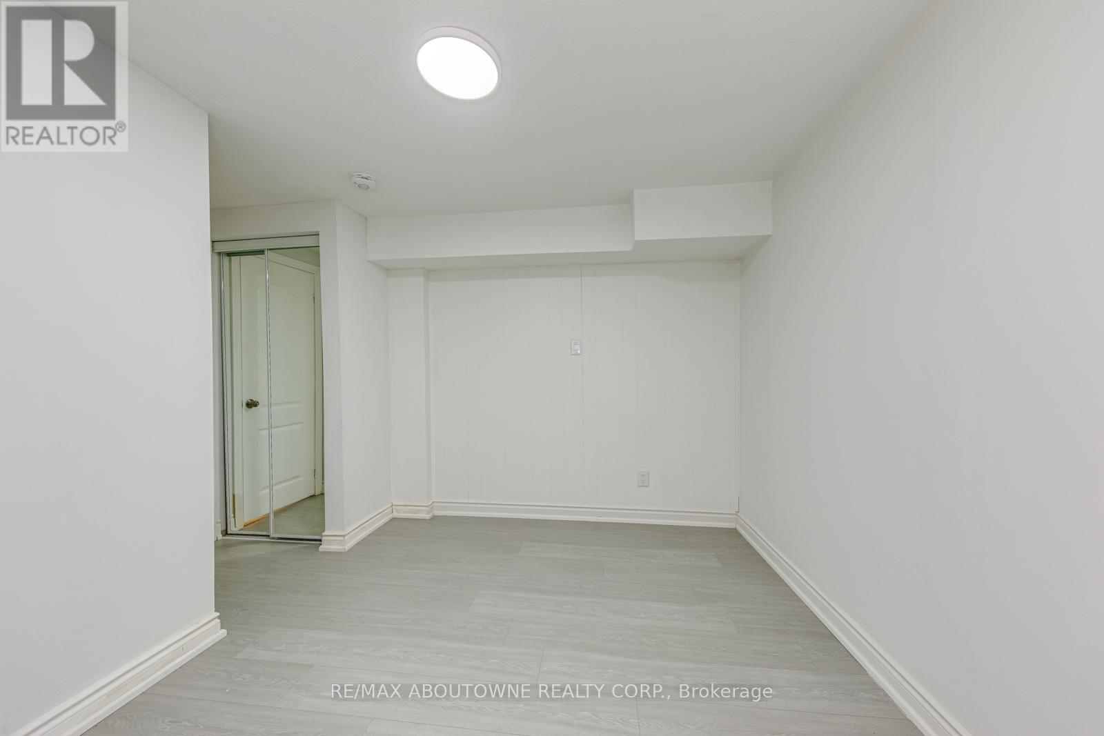 Photo 37 of 7 Ivybridge Drive, Toronto ON