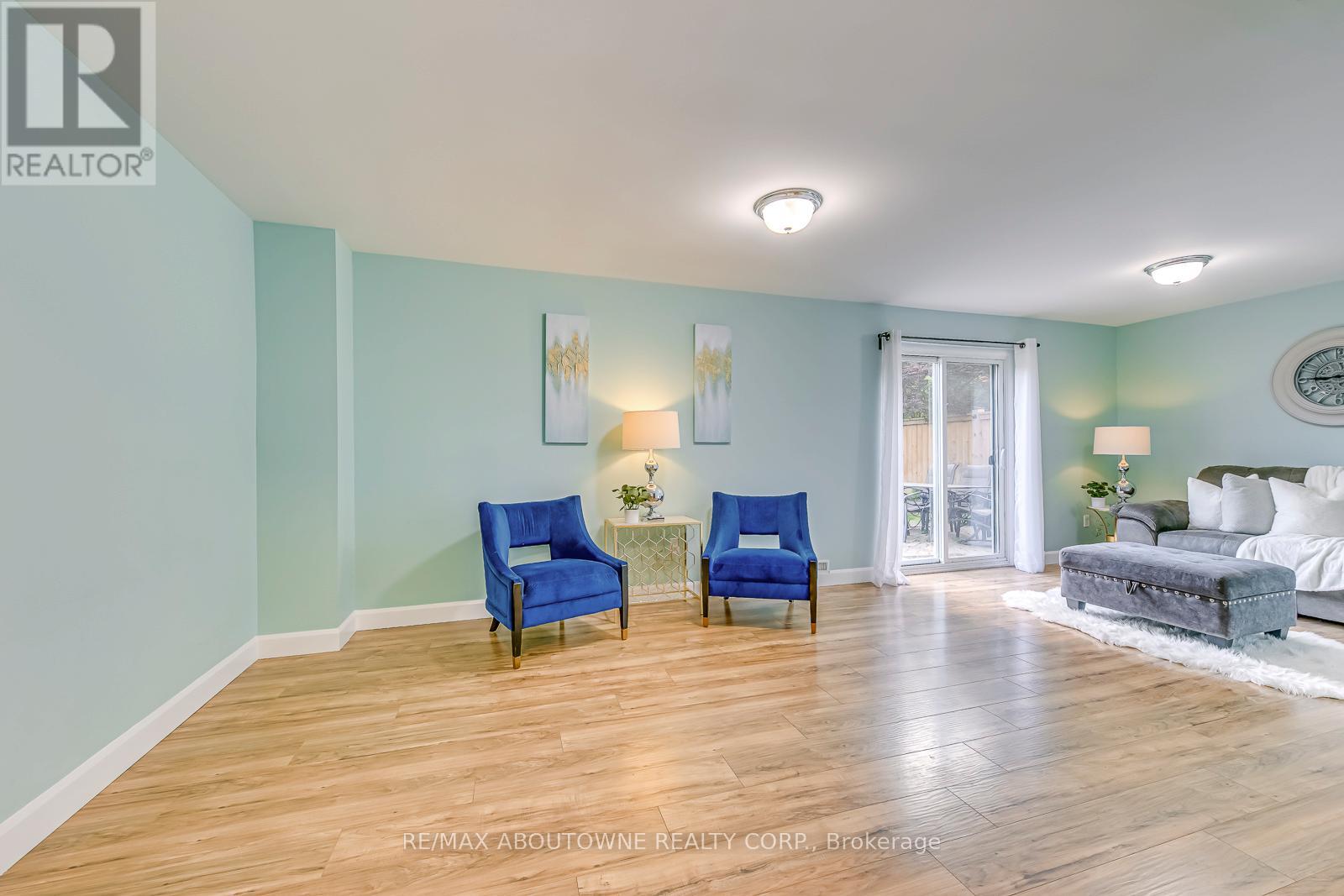 Photo 46 of 2362 Sinclair Circle, Burlington ON