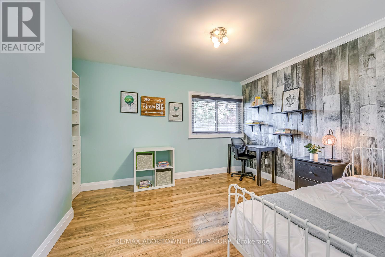 Photo 16 of 2362 Sinclair Circle, Burlington ON