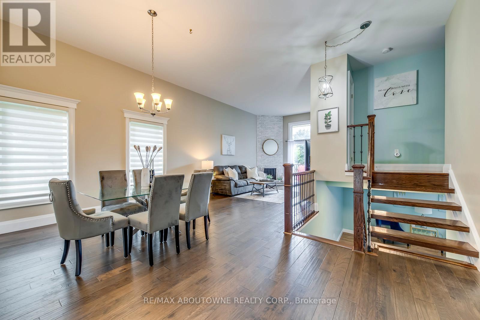 Photo 42 of 2362 Sinclair Circle, Burlington ON