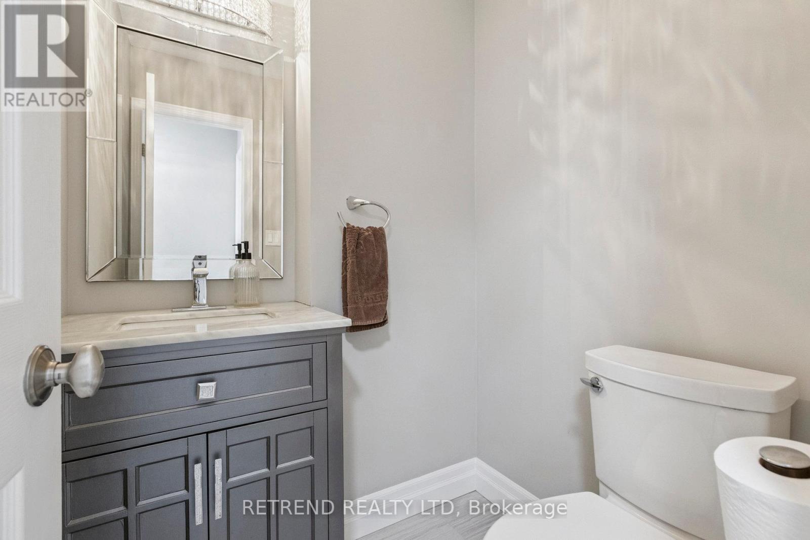 Photo 5 of 134 Queen Charlotte Crescent, Kitchener ON