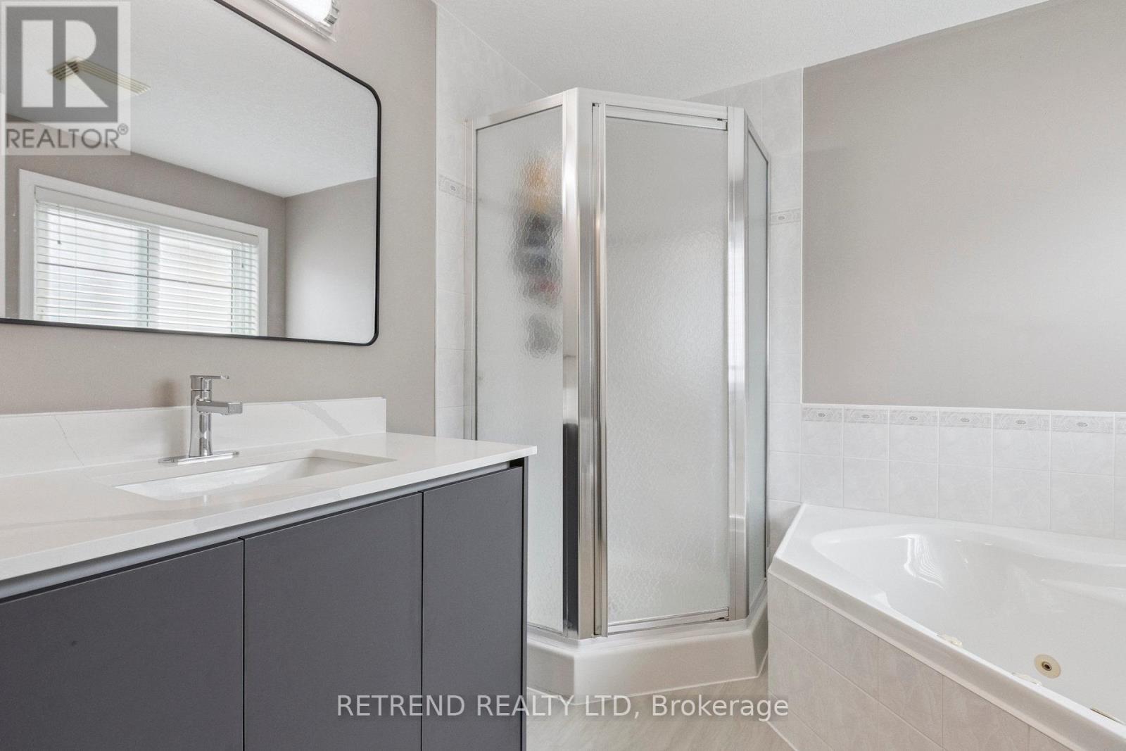 Photo 21 of 134 Queen Charlotte Crescent, Kitchener ON