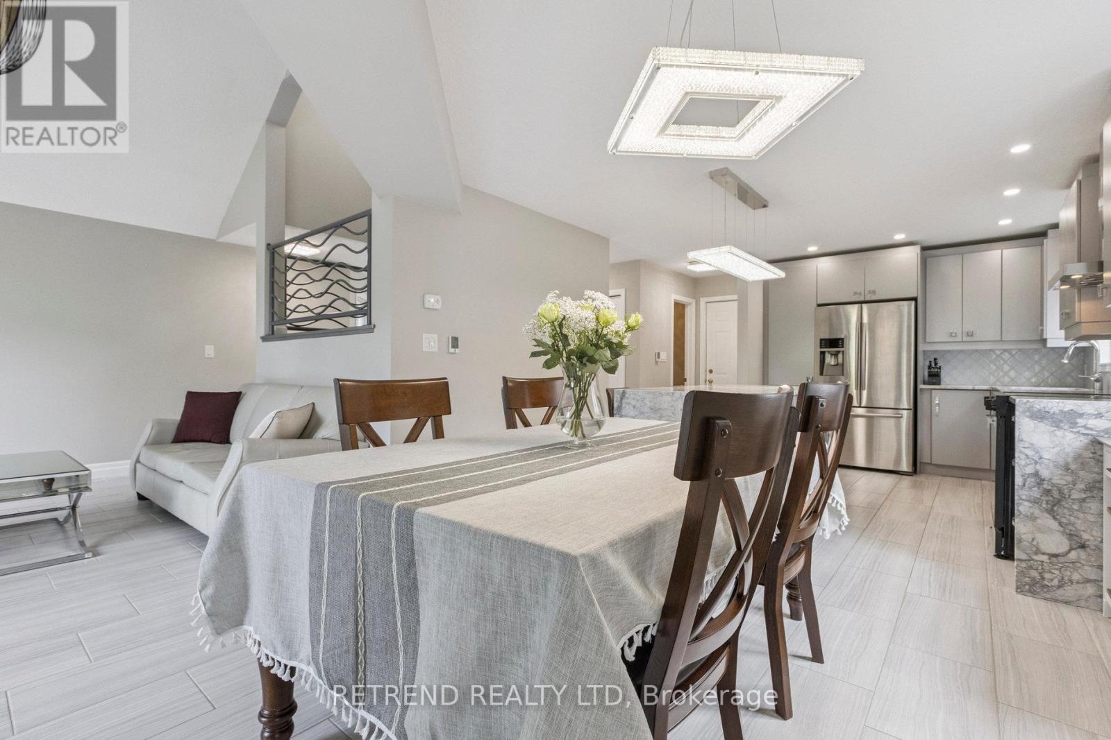 Photo 28 of 134 Queen Charlotte Crescent, Kitchener ON