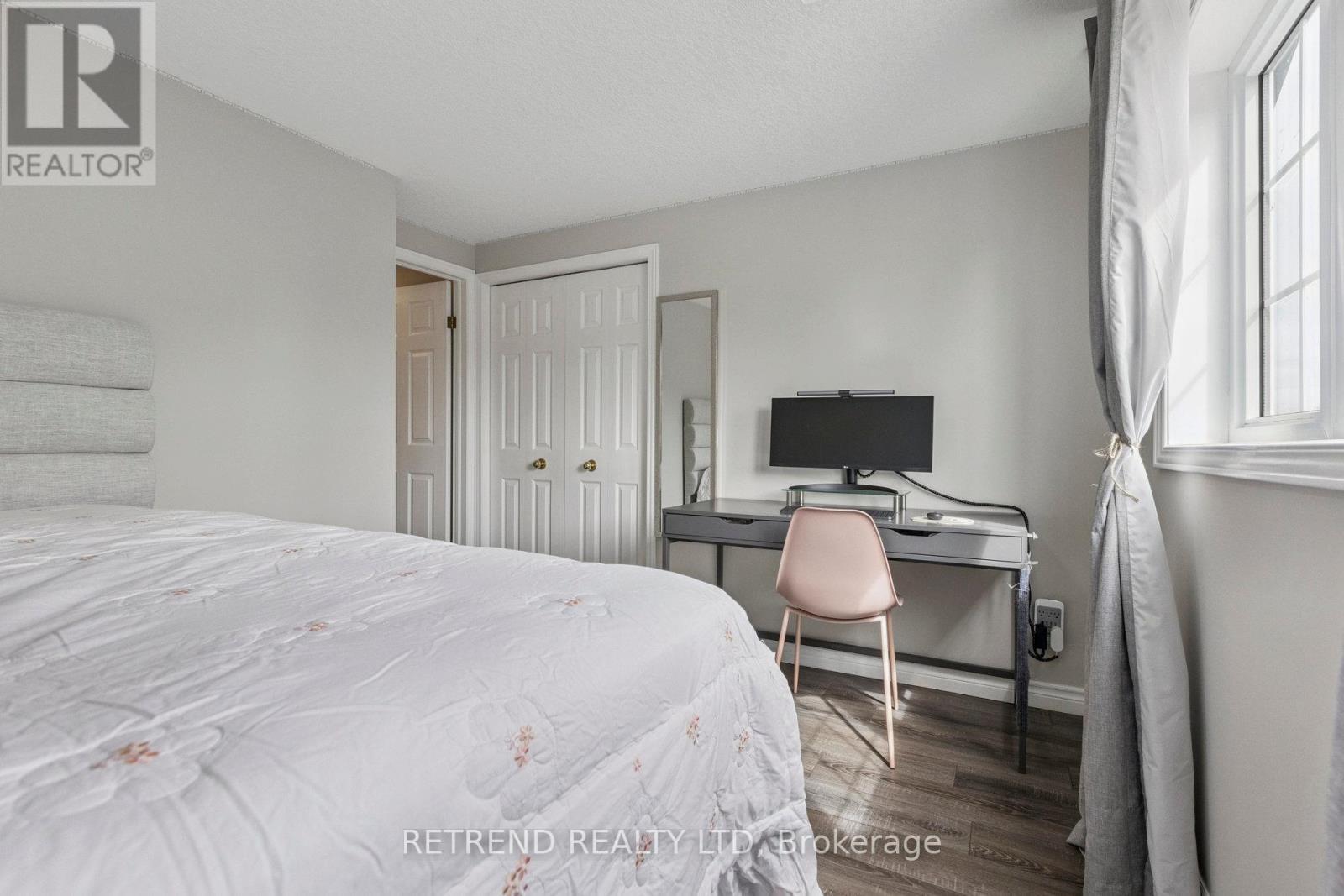 Photo 23 of 134 Queen Charlotte Crescent, Kitchener ON
