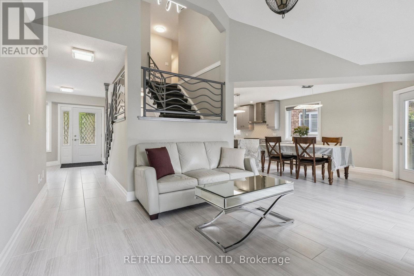 Photo 3 of 134 Queen Charlotte Crescent, Kitchener ON