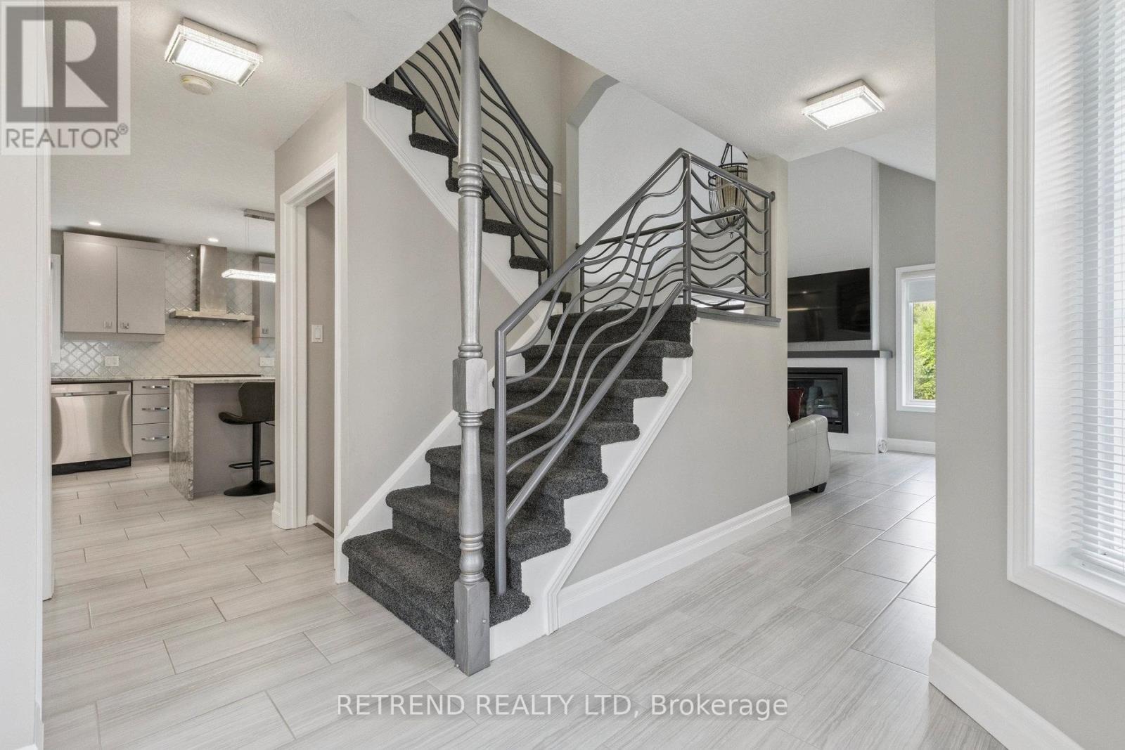 Photo 11 of 134 Queen Charlotte Crescent, Kitchener ON
