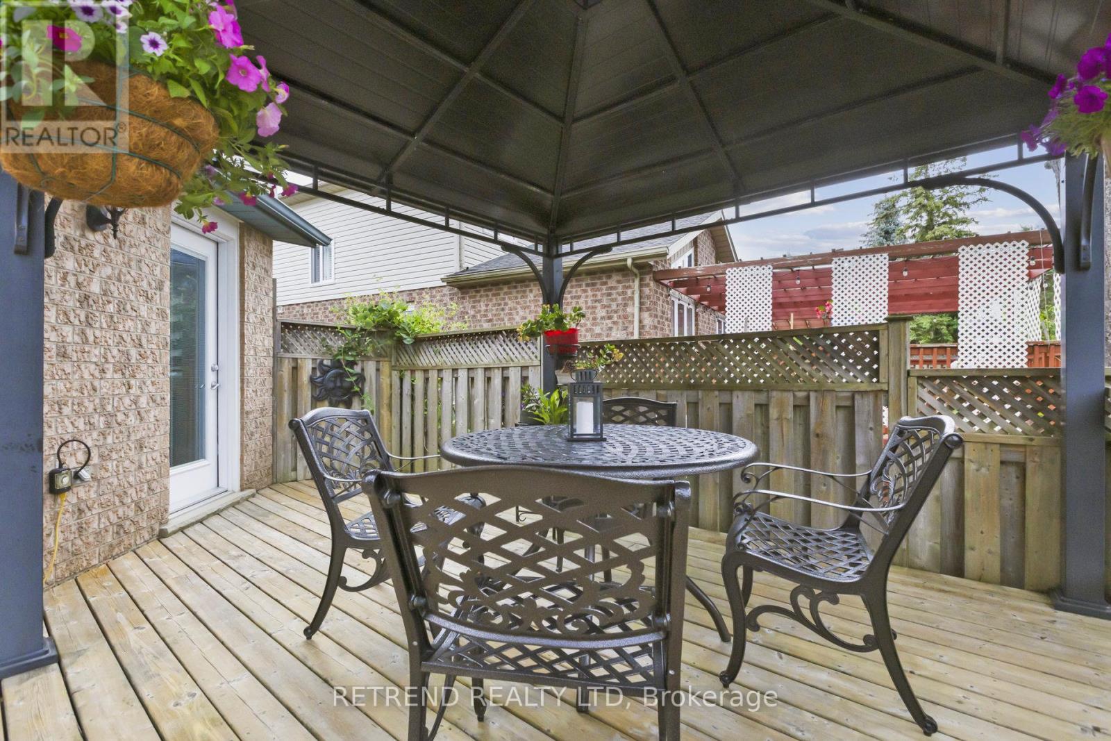 Photo 27 of 134 Queen Charlotte Crescent, Kitchener ON