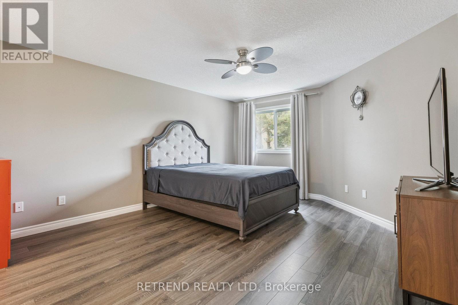 Photo 20 of 134 Queen Charlotte Crescent, Kitchener ON