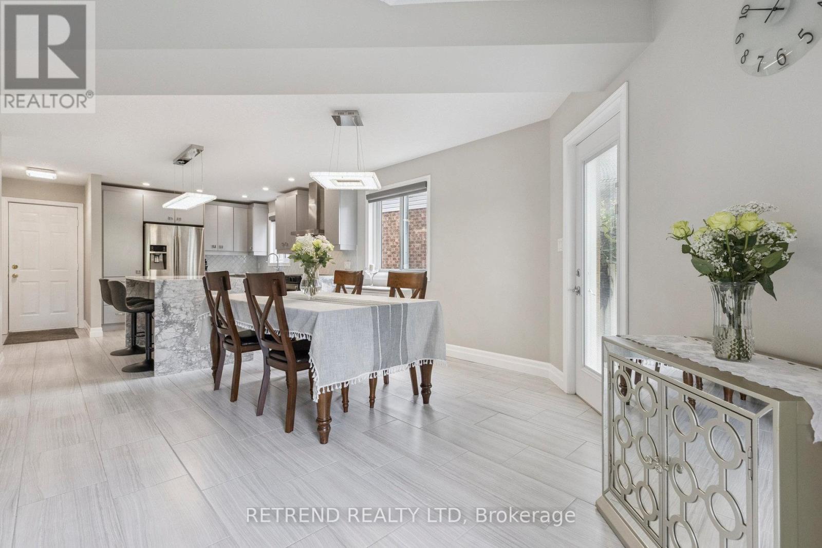 Photo 4 of 134 Queen Charlotte Crescent, Kitchener ON