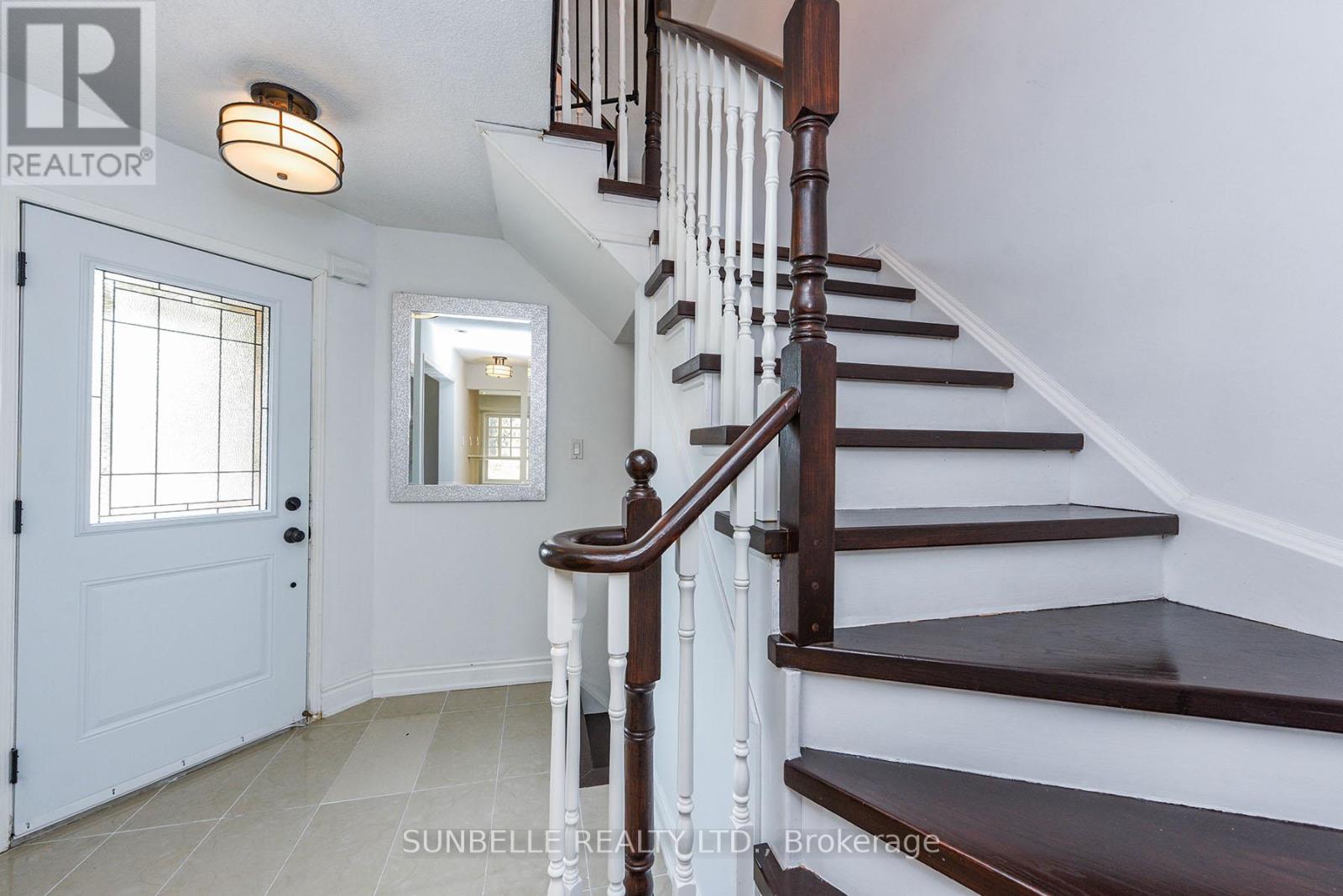 Photo 8 of 3826 Allcroft Road, Mississauga ON