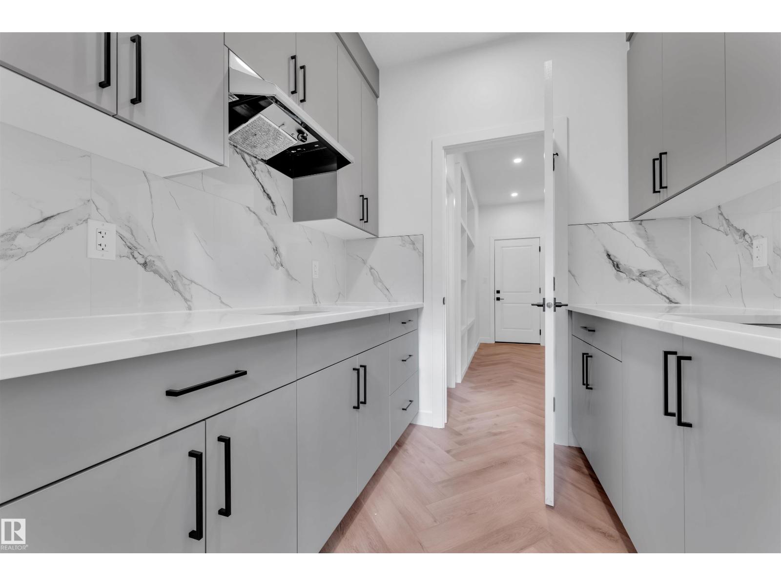 Photo 14 of 703 166 Av Ne, Edmonton AB