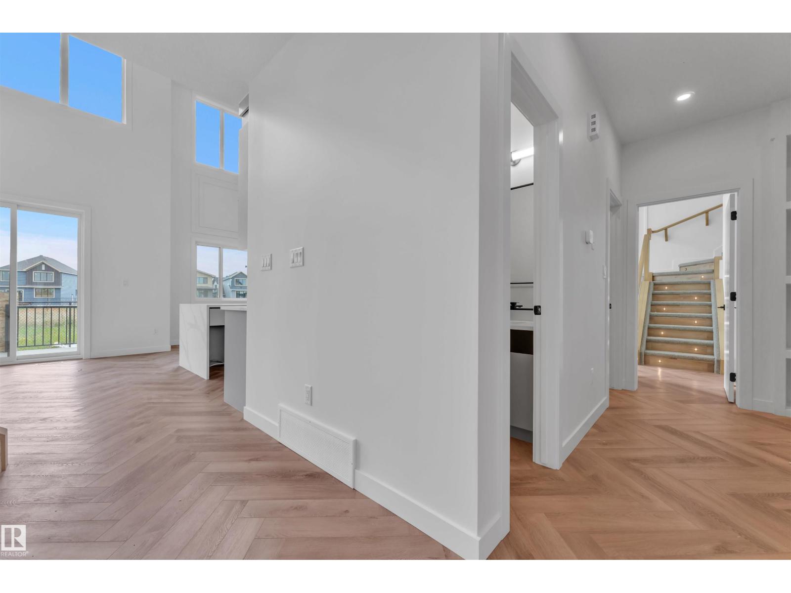 Photo 15 of 703 166 Av Ne, Edmonton AB