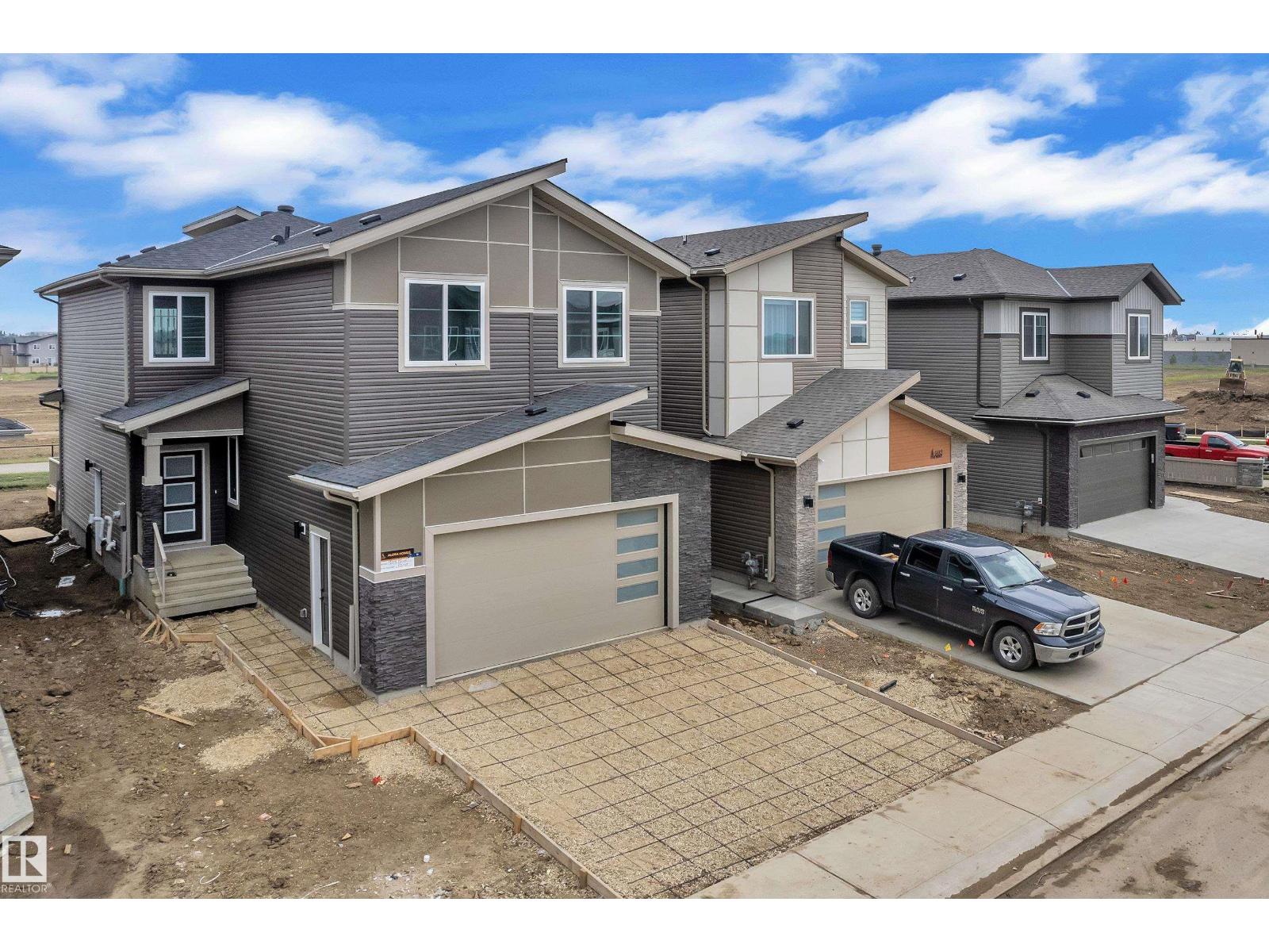 Photo 2 of 404 Pine Pt, Leduc AB
