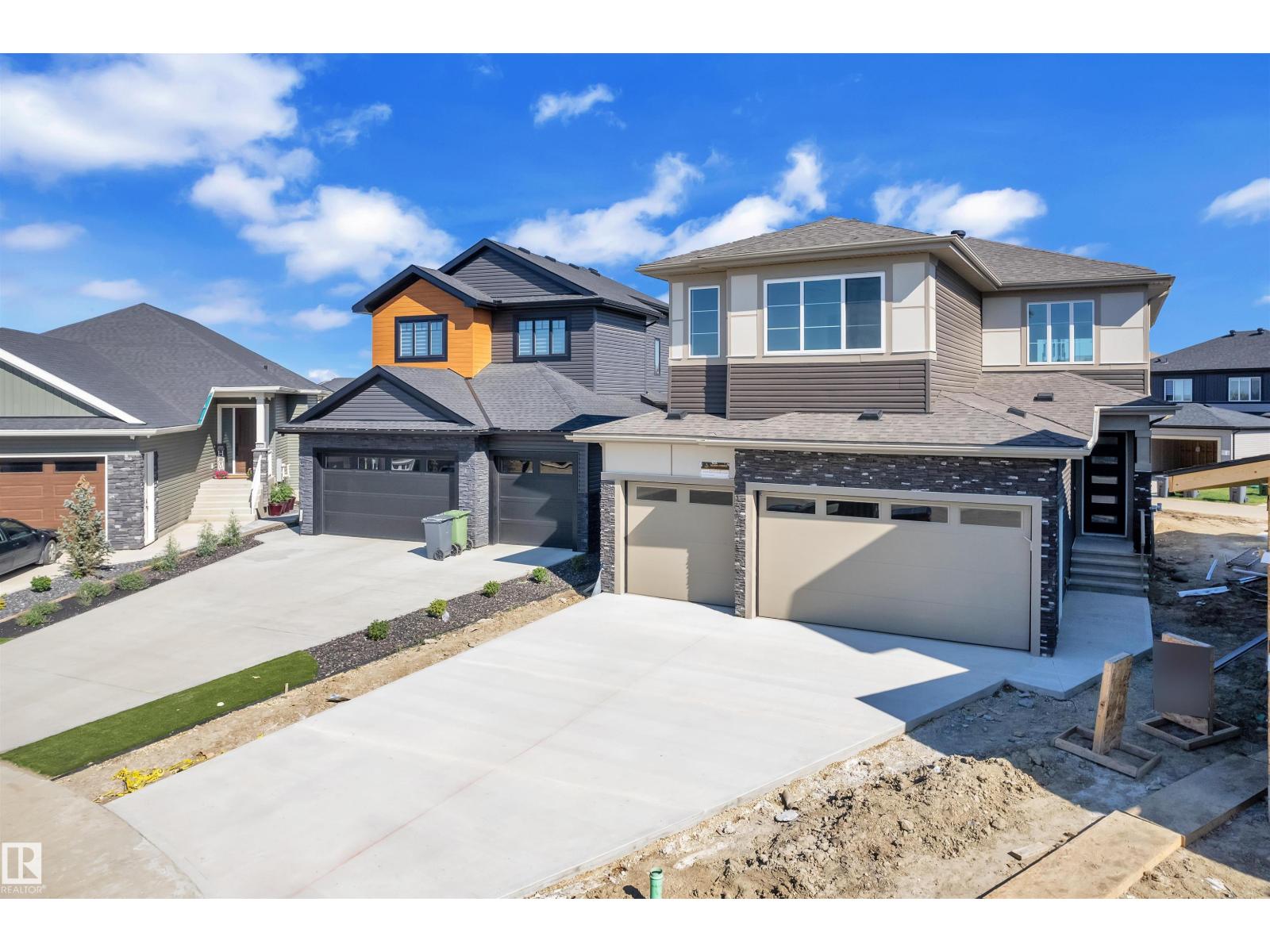 Photo 3 of 127 Lilac Cl, Leduc AB
