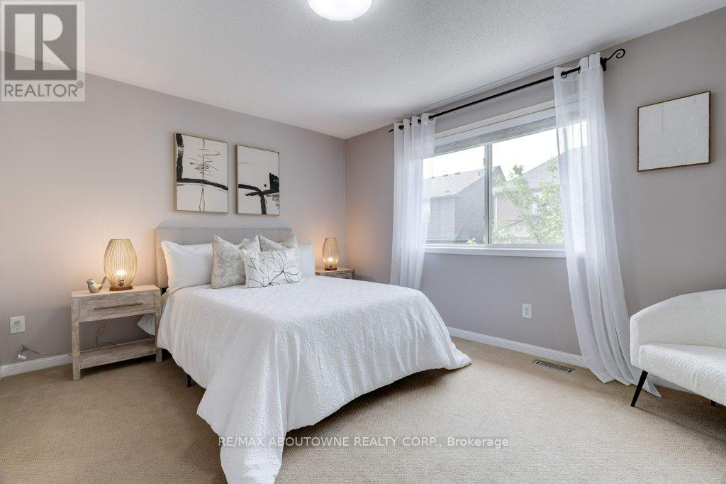 Photo 13 of 3133 Abernathy Way, Oakville ON