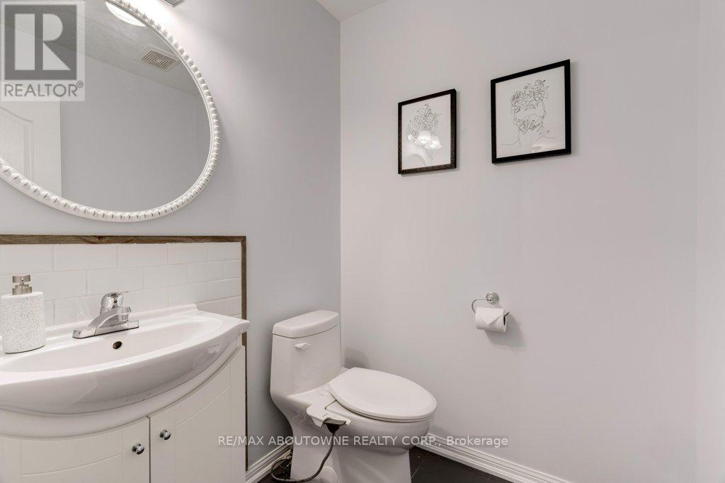 Photo 8 of 3133 Abernathy Way, Oakville ON
