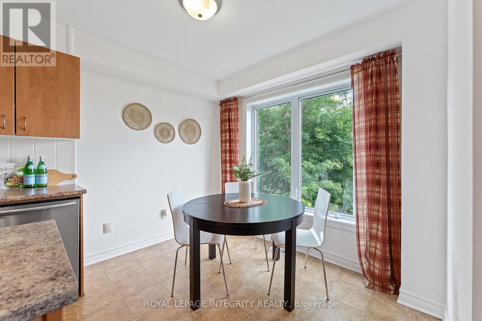 Photo 11 of 258 Catamount Court, Ottawa ON